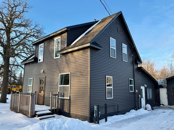 301 7th Ave SE, Roseau, MN 56751