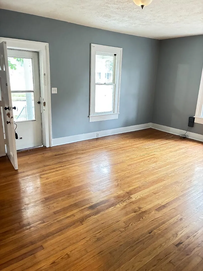 401 Kenan St W — Photo 2