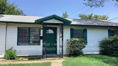 102 Travis Dr Photo 1