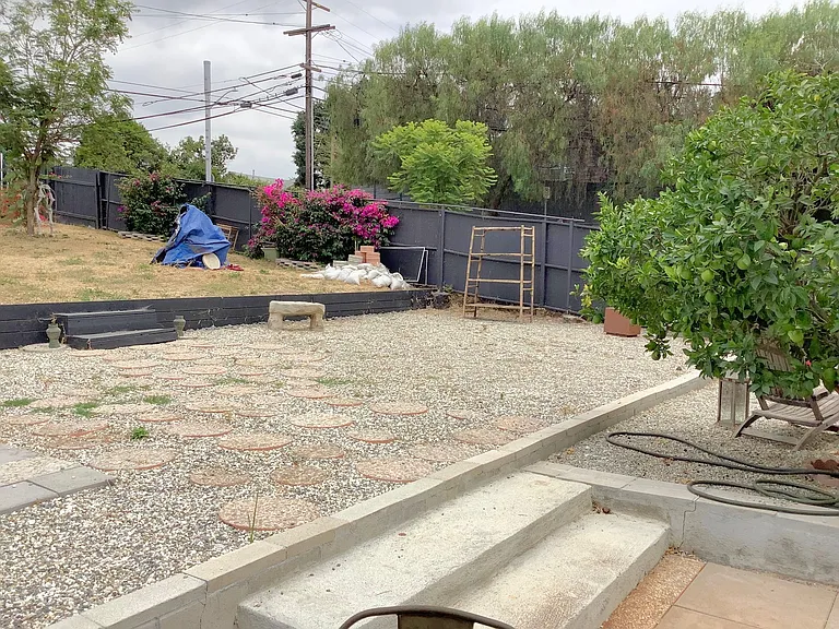 2421 Alcazar St — Photo 27