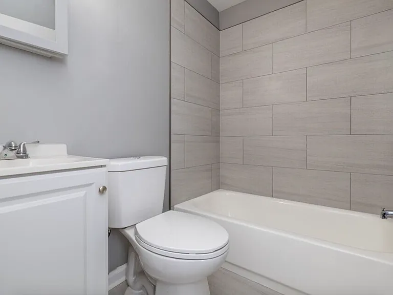 310 Knights Rd #B5 — Photo 4