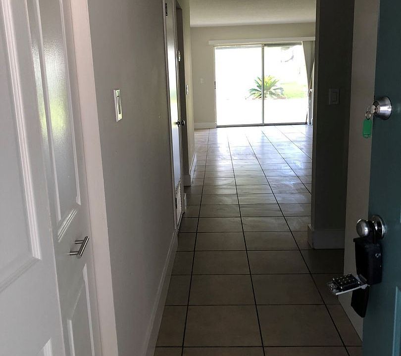 1st image of 2331 NE 2nd St APT 27