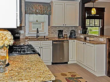 4 bed, 3049 sqft, $5,000 — Photo 3