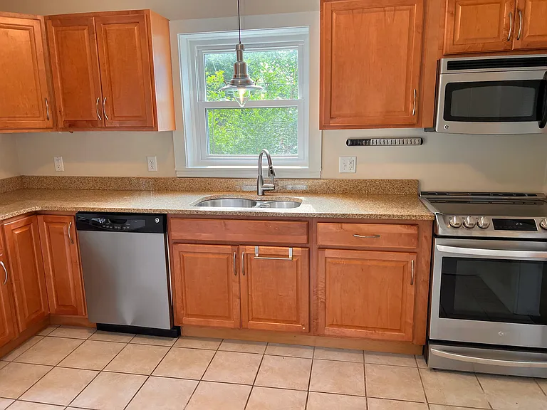 505 Spruce St — Photo 4