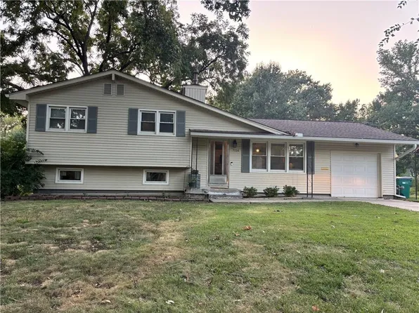 7114 Larsen St, Shawnee, KS 66203