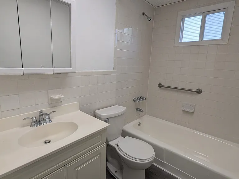 220 Glen Haven Rd #D4 — Photo 7