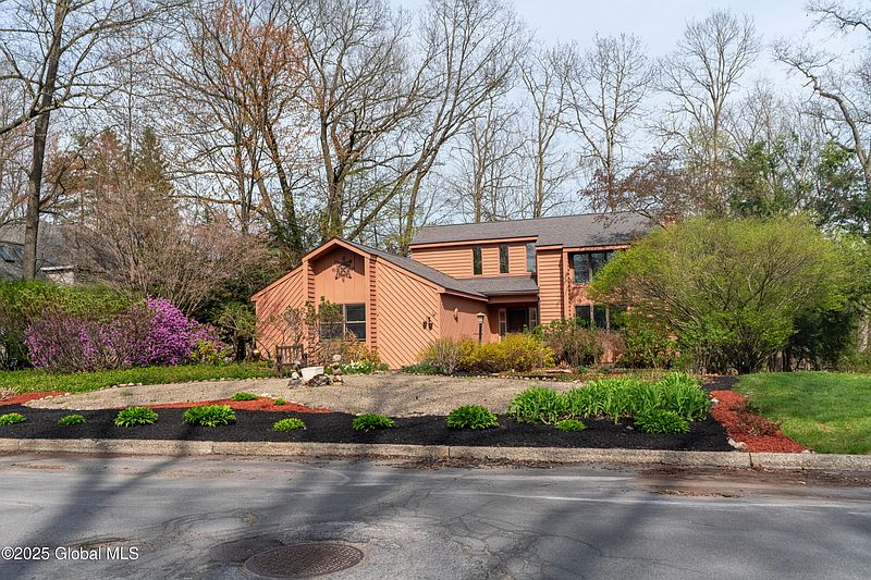 3rd image of 14 Longwood Drive