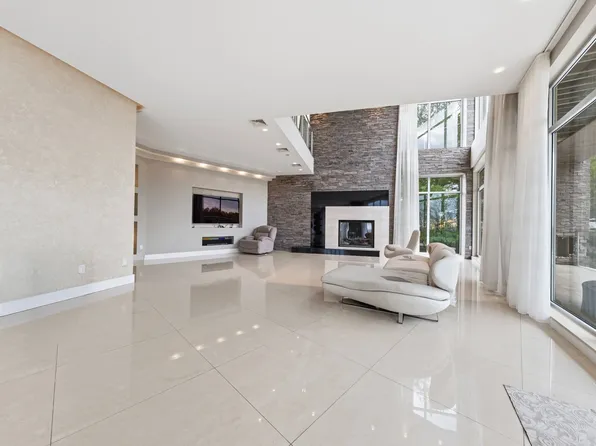 186 Flagg Place image 2 of 45