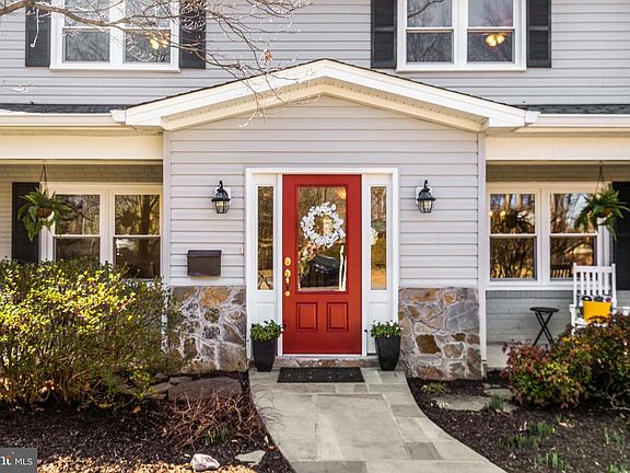 3rd image of 4958 Sabra Ln