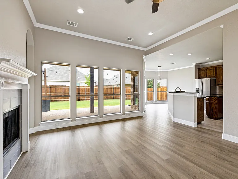 455 Chisholm Trl — Photo 8
