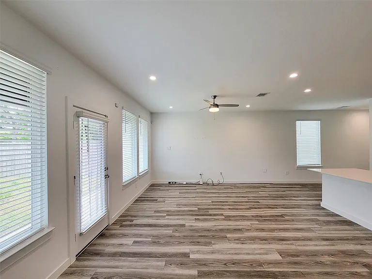 3225 Creston Gate Dr — Photo 12