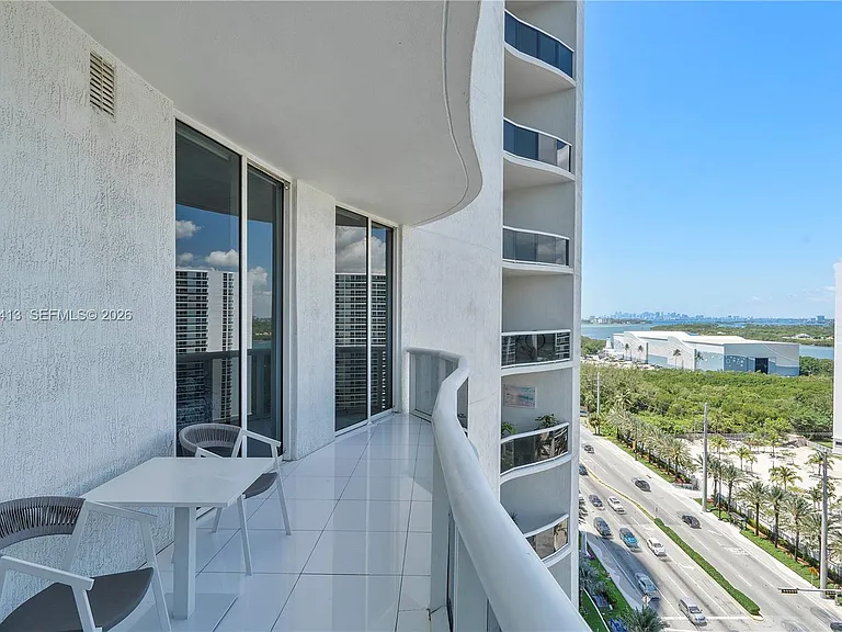 15811 Collins Ave #1205-fl 331 — Photo 36
