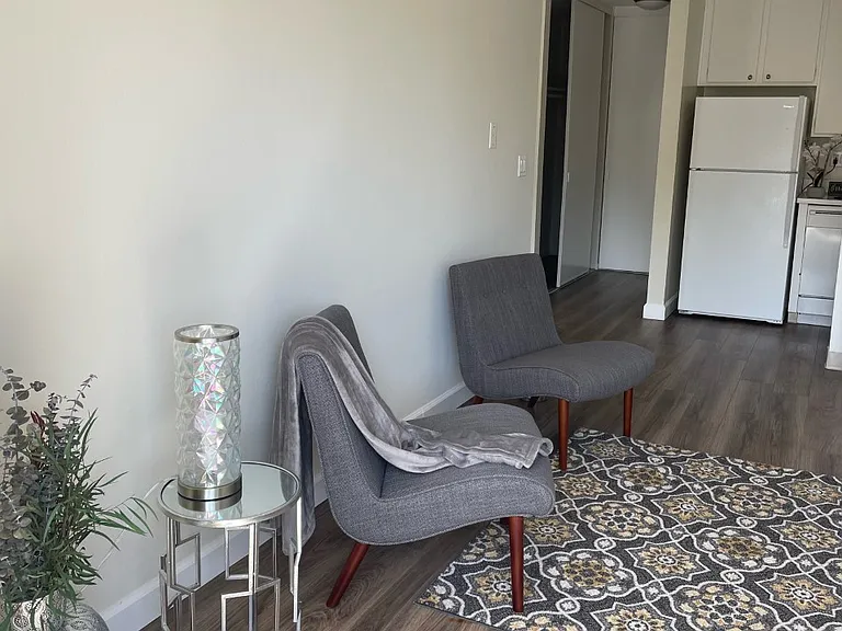 390 S Sunnyvale Ave #1 — Photo 8