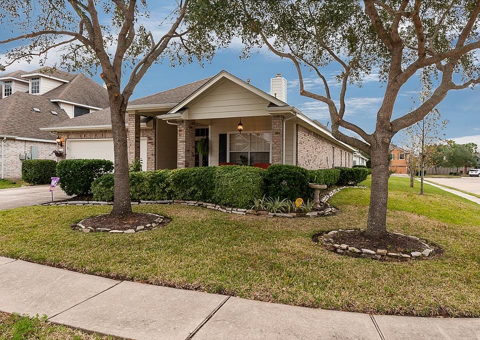 1st image of 1643 Crescent Shores Ln