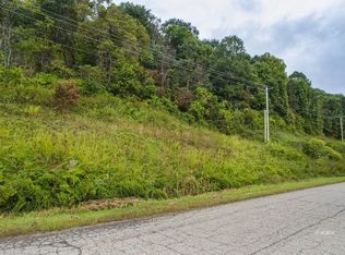 Della Dr, Athens, OH 45701