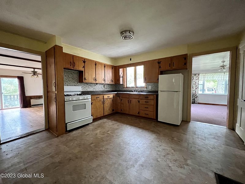 2nd image of 624 South Street