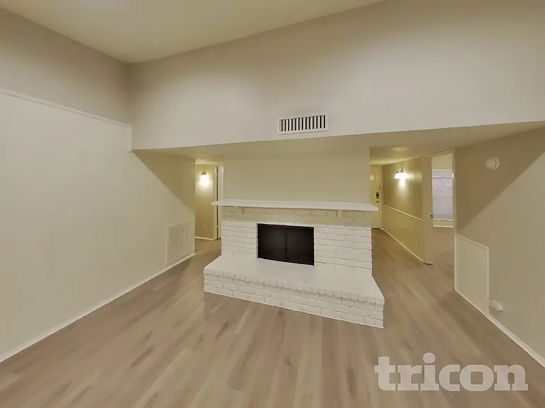 5529 Kerry Ln — Photo 3