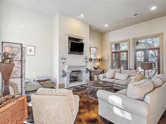 4th image of 19227 Country Club Ln