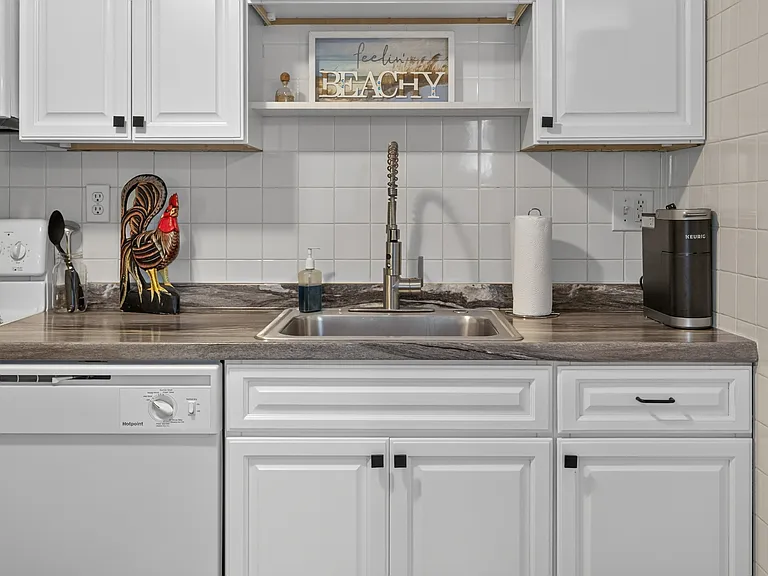 52 Beach St #2 — Photo 8