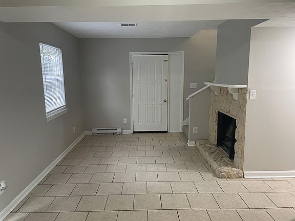2nd image of 2852 Yellowstone Pkwy #B