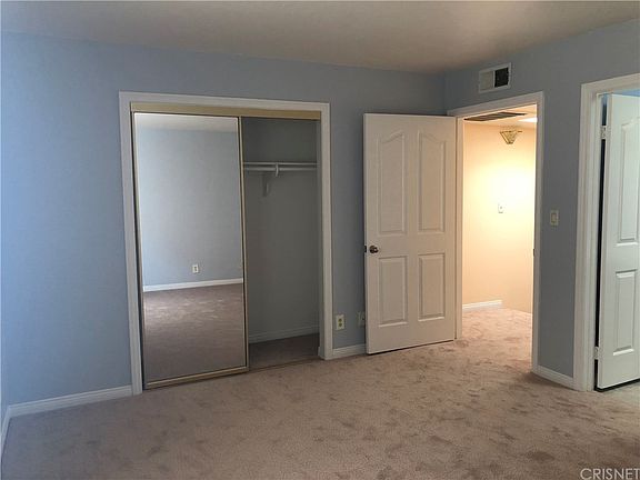 3rd image of 21820 Saticoy St Unit D