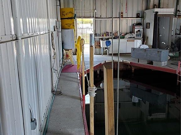 4th image of 754 Dutch Ln