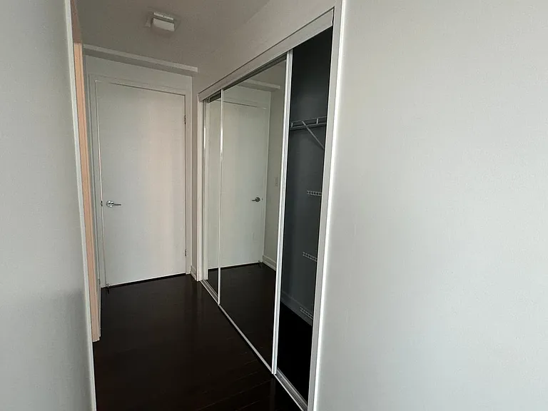 12 York St #5309B — Photo 5