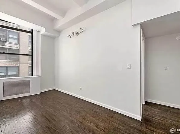 220 Park Avenue South image 5 of 8