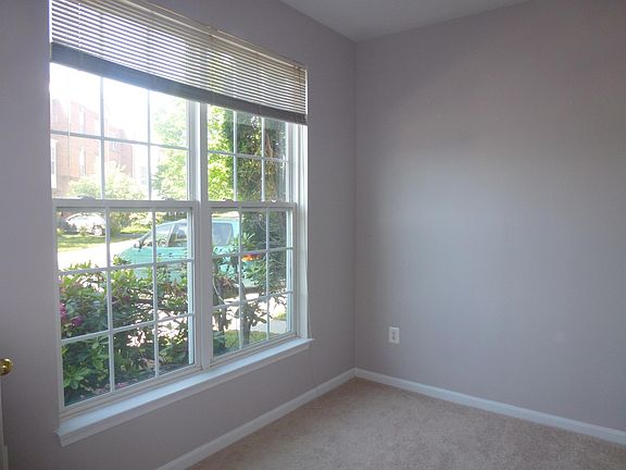 3rd image of 13125 Park Crescent Cir
