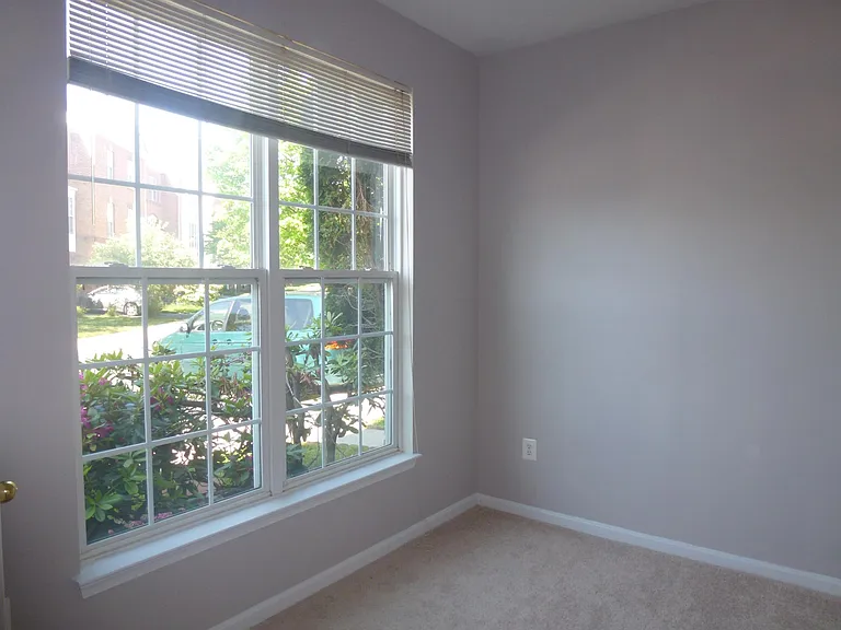 13125 Park Crescent Cir — Photo 3