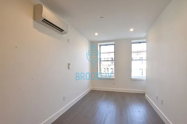 Rented by null | media 55