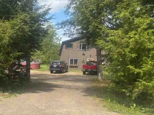 463 Sawyer Rd, Hampden, ME 04444