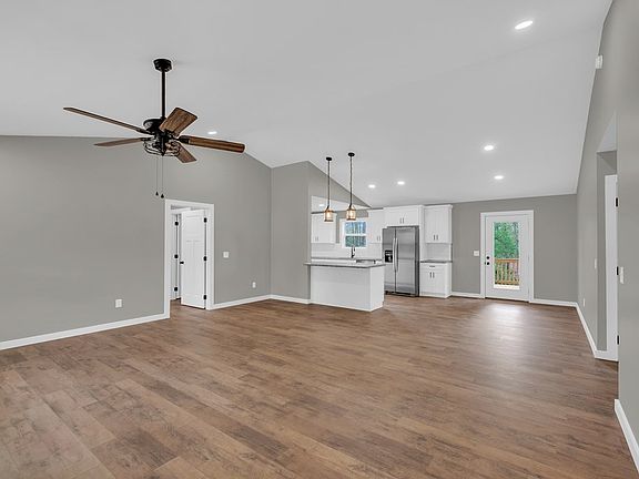 4th image of 523 Pistole Rd