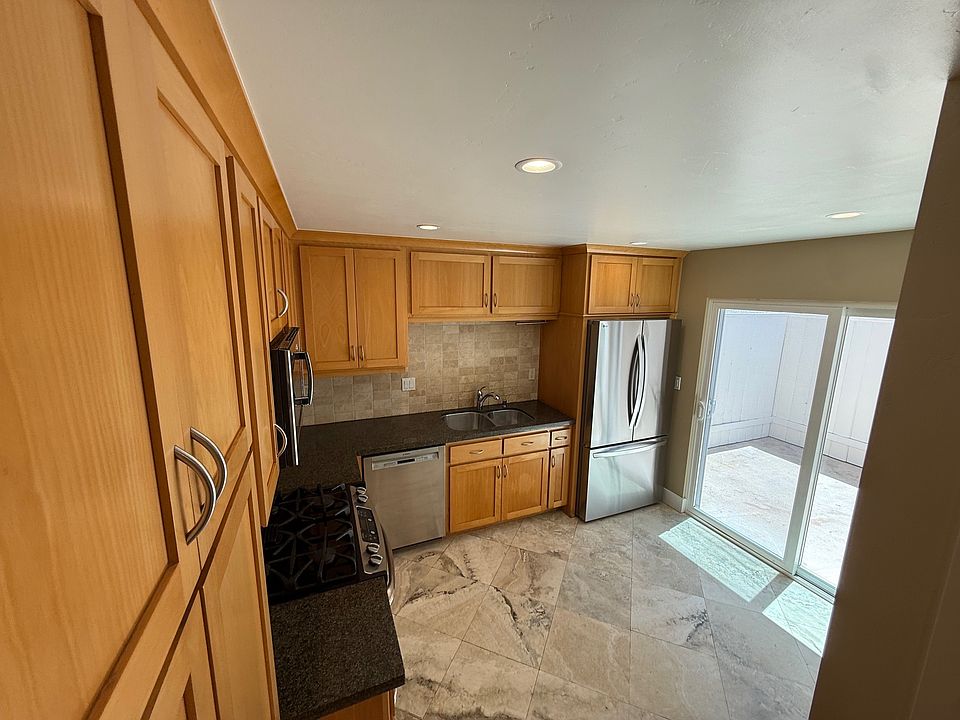 Kitchen & Patio