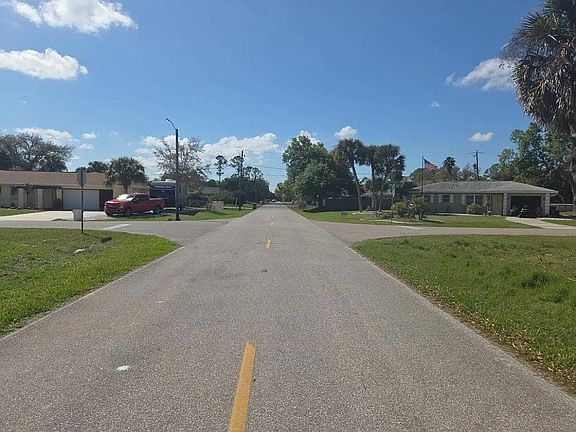 4th image of 1114 Lyle St