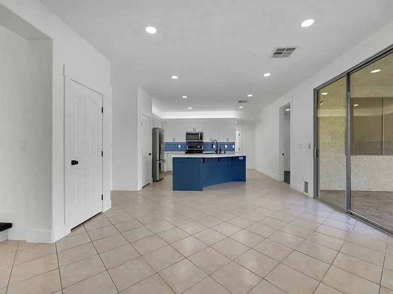 56 Ashby Hills Ct — Photo 10