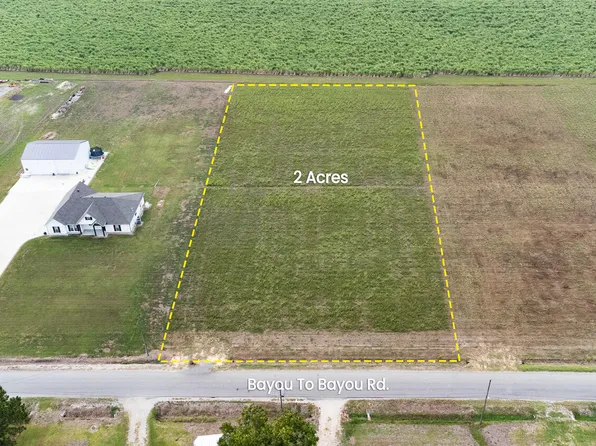 817 Bayou To Bayou Rd, New Iberia, LA 70563