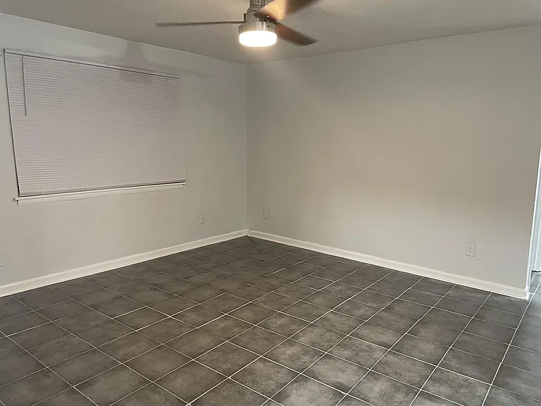 213 Camelot Dr #1 — Photo 9