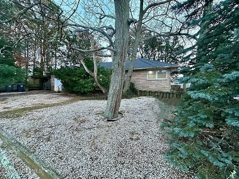 297 Cambourne Dr — Photo 3
