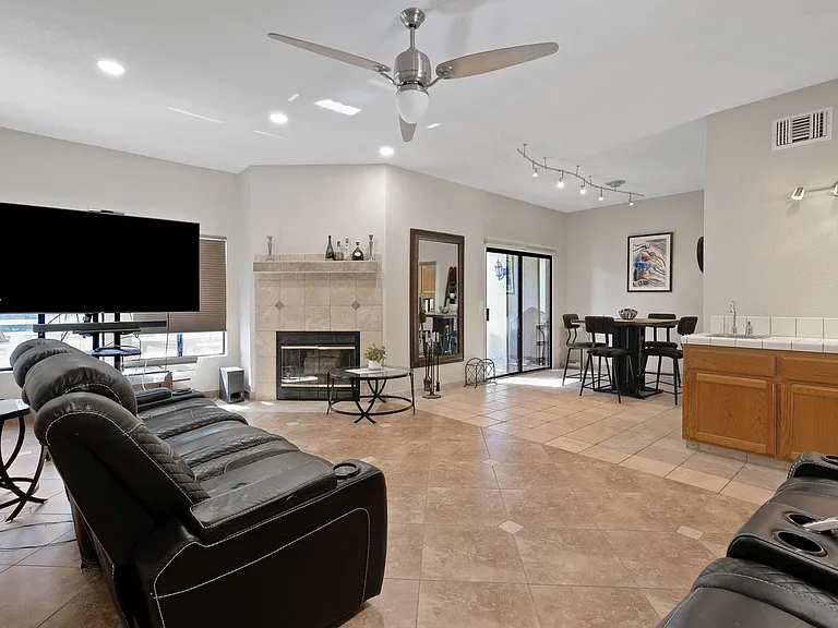 14500 Las Palmas Dr #54 — Photo 19