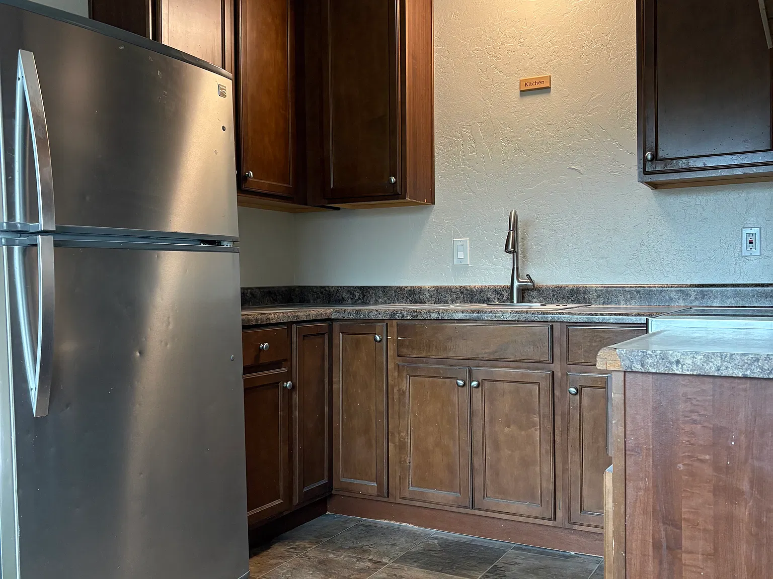 2 bed, 750 sqft, $2,100 — Photo 1