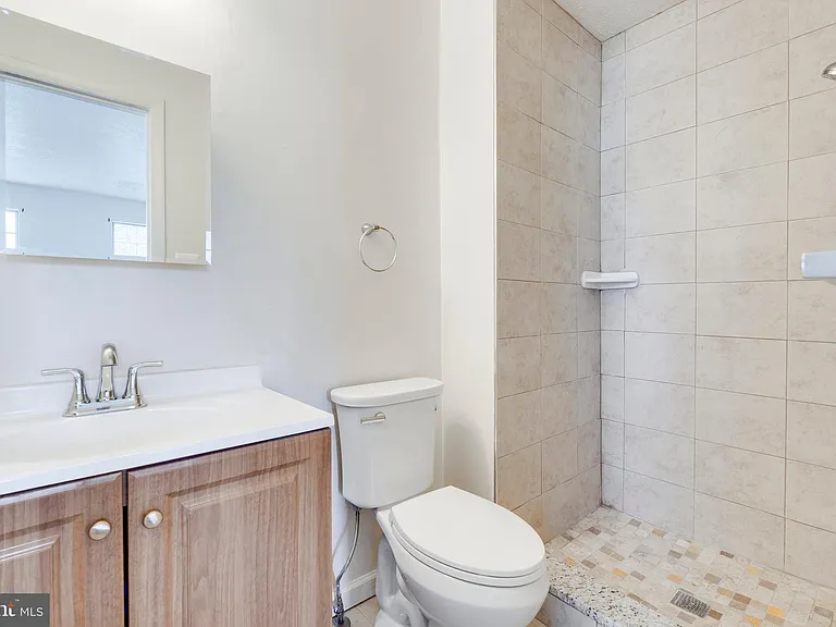 1015 Copperfield Ct — Photo 23