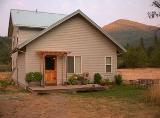 8890 Takilma Rd, Cave Junction, OR 97523