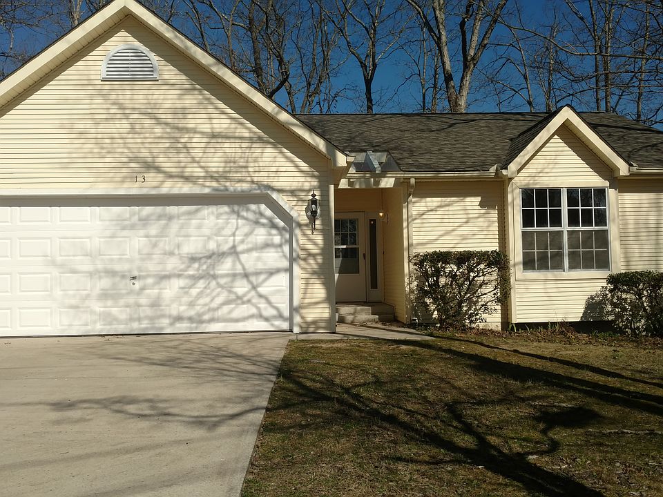 1st image of 13 Berkshire Ct