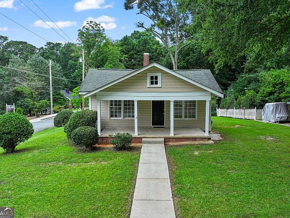 3rd image of 4503 Lombardy Way