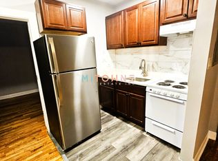 6900 N Ashland Blvd #3, Chicago, IL 60626