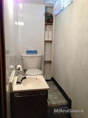 1st image of 27374 Townsend Ave