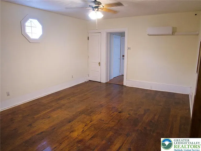 1020 Ferry St #1 — Photo 11