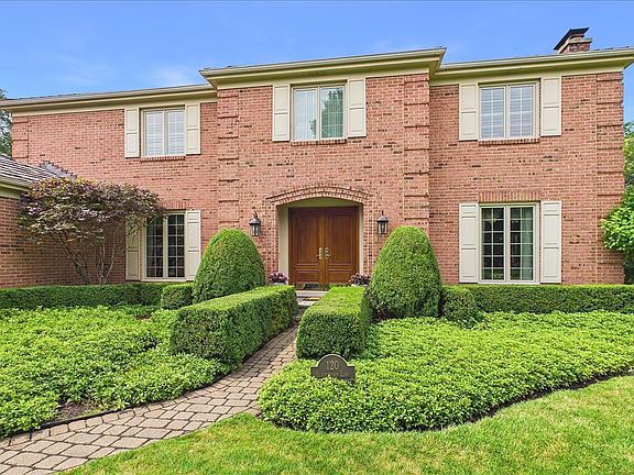 3rd image of 120 W Blackthorn Ln