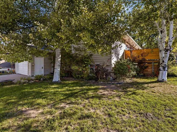 1074 Pennington St, Rapid City, SD 57703